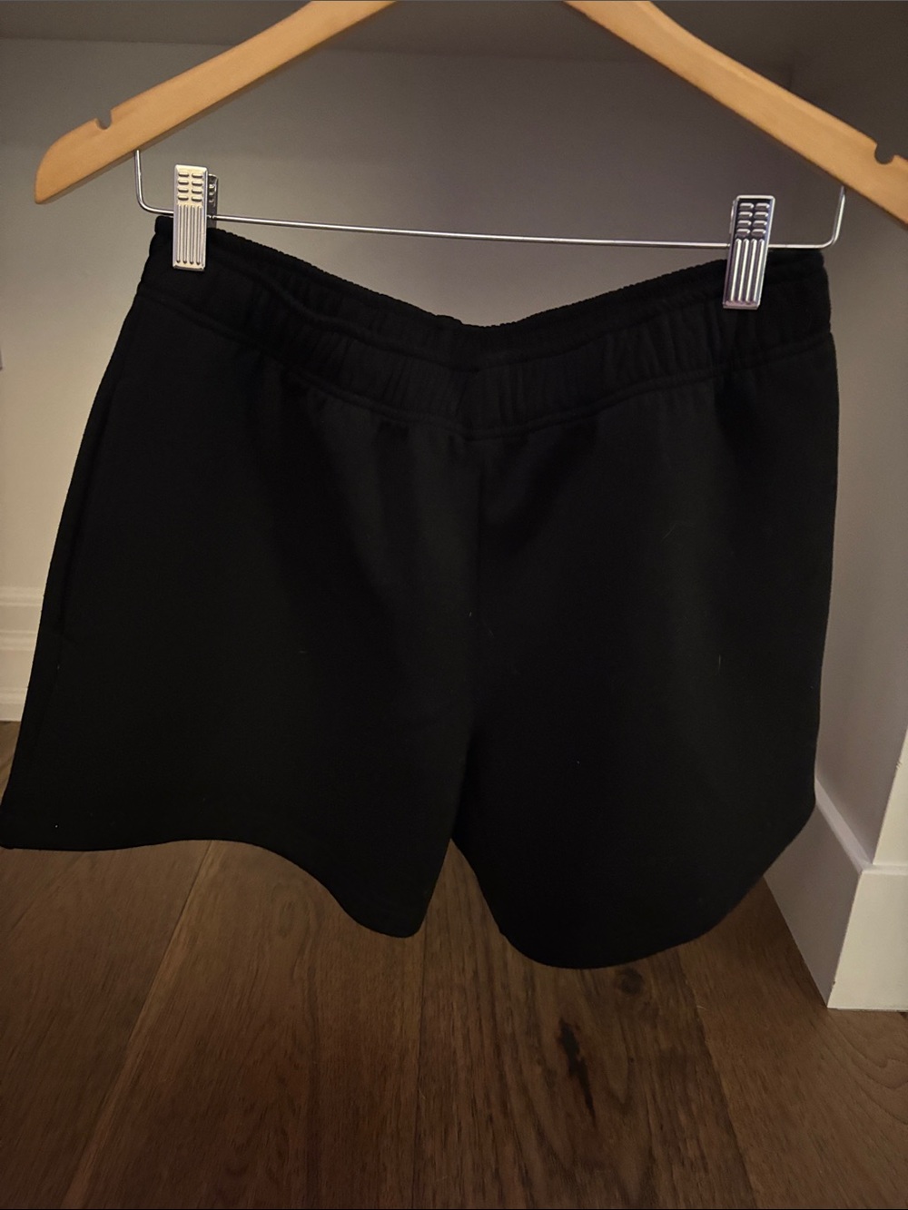 Aritzia Black Athletic Elastic-Waist Shorts